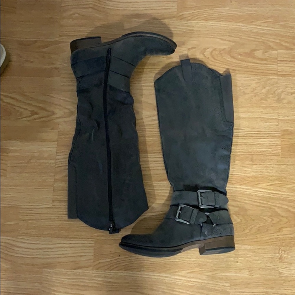 Crown Vintage Buckle Boots